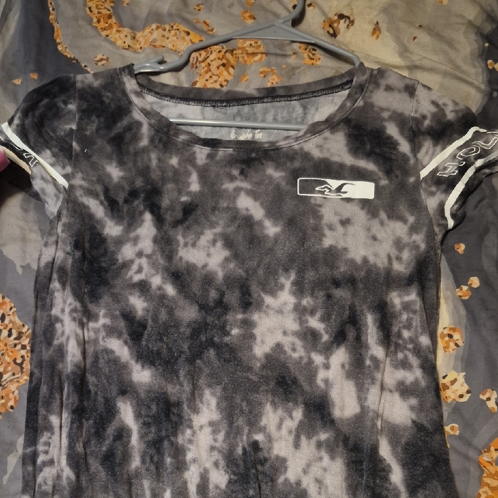 Hollister Black and Gray Tie-Dye Short Sleeve Tee